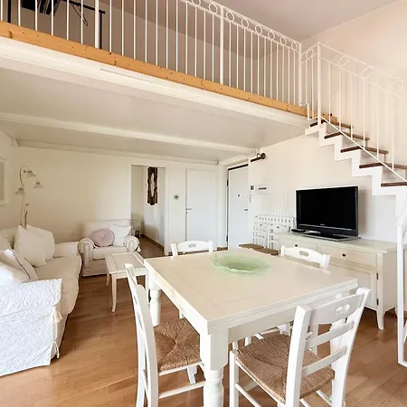 N309 - Numana, Trilocale Soppalcato Con Terrazza Apartamento
