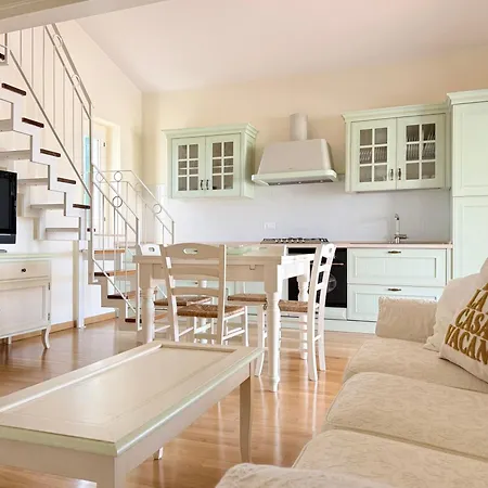 N309 - Numana, Trilocale Soppalcato Con Terrazza Apartamento